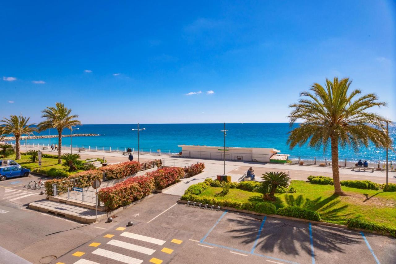 Appartamento Fronte Mare A Ospedaletti By Wonderful Italy Экстерьер фото